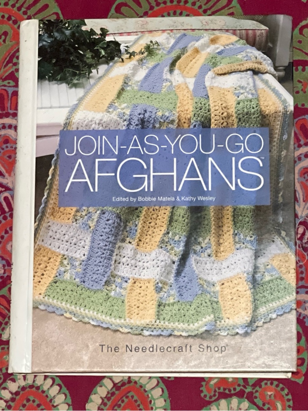 Join-As-You-Go Afghans Book